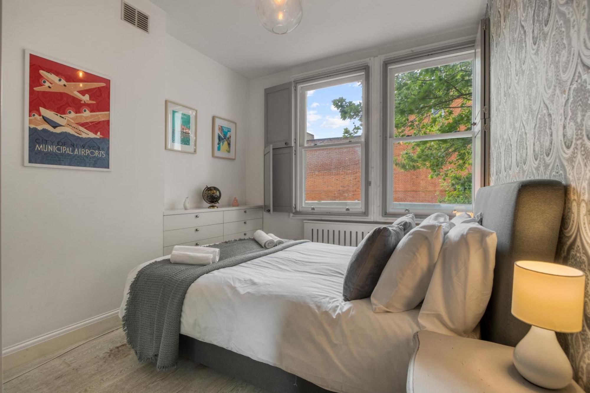 Stylish 1br Scenic Balcony Apartment